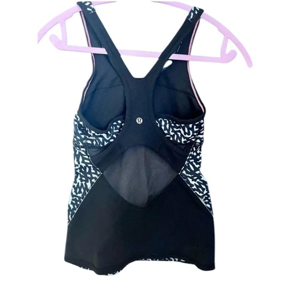 Lululemon tank size 4 in excellent condition​ - Picture 4 of 4
